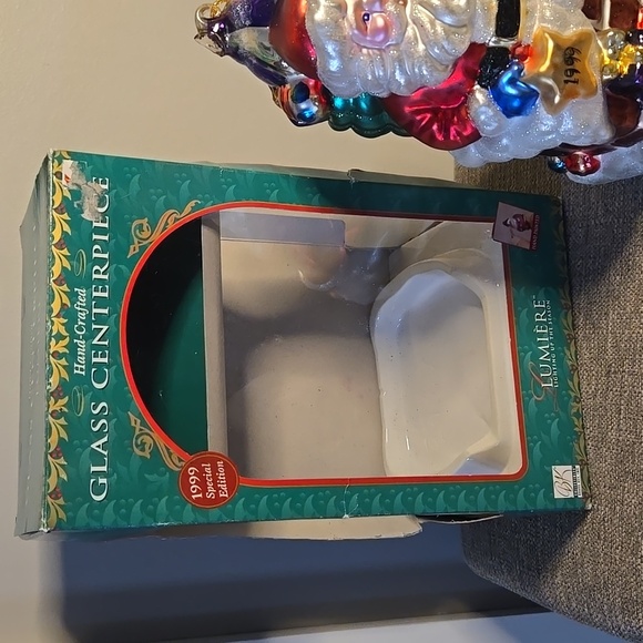 Brass Key 9" Hand Blown and Painted Santa Glass Centerpiece - Picture 13 of 16